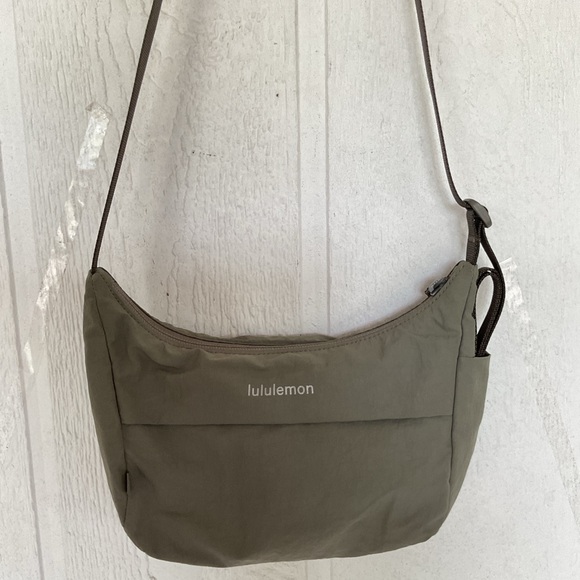 lululemon crossbody bags Vegas Golden Knights Camera Bag Vegas Team Store Two zippered compartments let you keep essentials organized and close at hand Review! Lululemon Everywhere Crossbody Bag